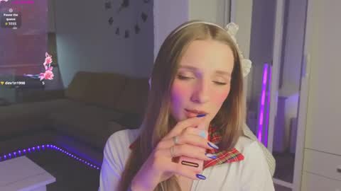 elsa_cute1 online show from 9, 4, 2026