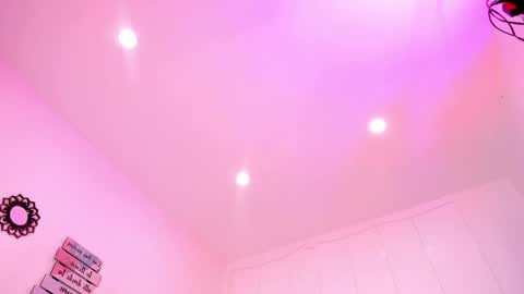 Snapshot of elsiemorrison chatting on 8, 4, 2026 elsiemorrison online show from 8, 4, 2026