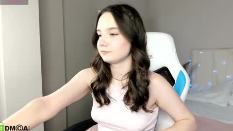 Snapshot of elvienne chatting on 8, 5, 2026 Elvienne online show from 8, 5, 2026