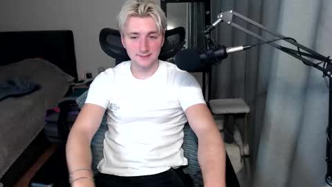 Elvin Vaenight online show from 5, 10, 2025