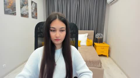 Elvira online show from 5, 3, 2025