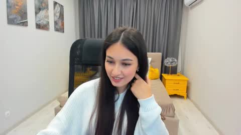 Elvira online show from 5, 3, 2025