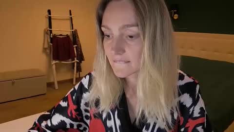 Snapshot of elyrasnarl chatting on 6, 10, 2025 elyrasnarl online show from 6, 10, 2025
