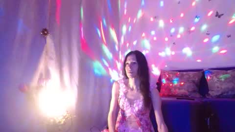 Elisa online show from 25, 11, 2025