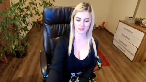 Snapshot of elysia3333 chatting on 16, 1, 2026 elysia3333 online show from 16, 1, 2026