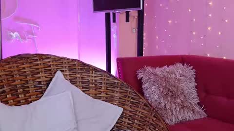 Elysia online show from 2, 12, 2025