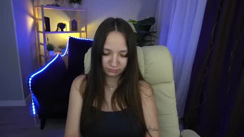 Snapshot of elyslunar_ chatting on 2, 2, 2025 Call me Elis online show from 2, 2, 2025