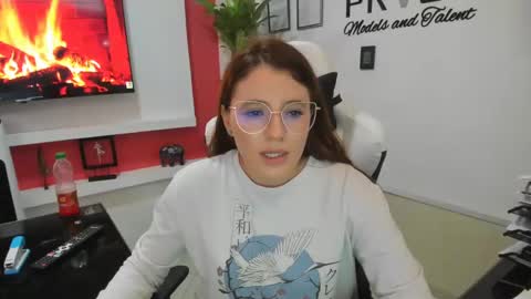 Snapshot of ema_04 chatting on 9, 1, 2025 Estefany Martinez Acua INSTAGRAM ema 04oficial online show from 9, 1, 2025