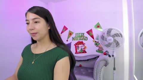 Ema louisx  online show from 23, 12, 2024