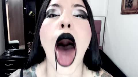 Emerald Black online show from 11, 9, 2025