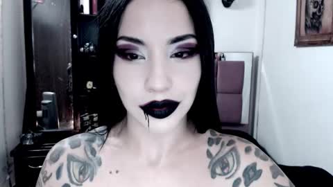 Emerald Black online show from 28, 10, 2025