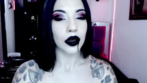 Emerald Black online show from 14, 11, 2025