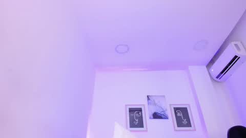 emelie_89 online show from 31, 1, 2025