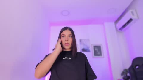 emelie_89 online show from 3, 2, 2025