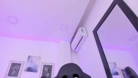 emelie_89 online show from 26, 2, 2025