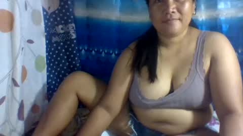 Snapshot of emelybloom123 chatting on 6, 2, 2025 emelybloom123 online show from 6, 2, 2025