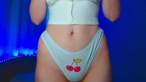 Snapshot of emelycrystal chatting on 11, 7, 2026 Emely online show from 11, 7, 2026