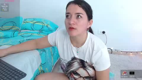 Snapshot of emelyross_ chatting on 3, 6, 2026 emely ross online show from 3, 6, 2026