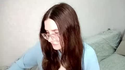 Snapshot of emelysimonson chatting on 4, 10, 2025 Stacy online show from 4, 10, 2025