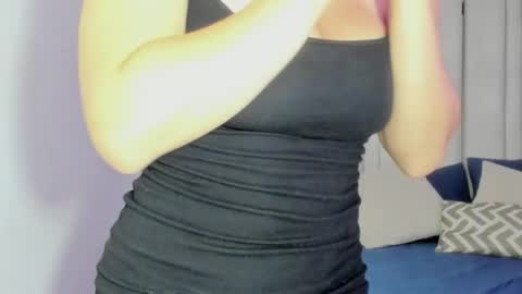 Snapshot of emi_royse chatting on 15, 5, 2026 emi_royse online show from 15, 5, 2026