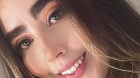 Snapshot of emi_royse chatting on 23, 5, 2026 emi_royse online show from 23, 5, 2026