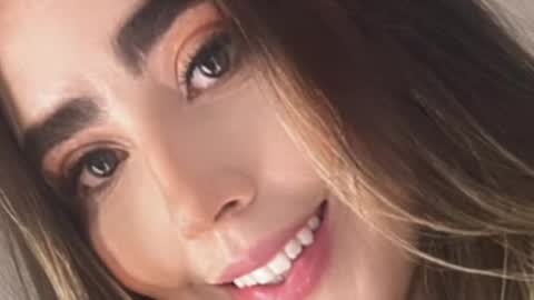 Snapshot of emi_royse chatting on 25, 5, 2026 emi_royse online show from 25, 5, 2026