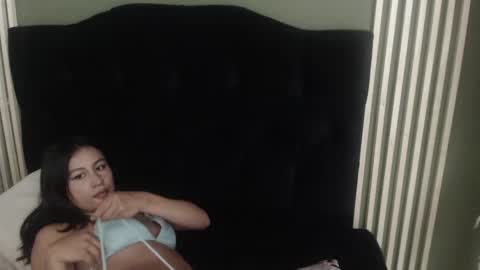 Snapshot of emigomez_ chatting on 15, 1, 2025 Emilia Gomez online show from 15, 1, 2025