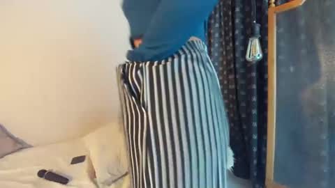 Snapshot of emigomez_ chatting on 18, 1, 2025 Emilia Gomez online show from 18, 1, 2025
