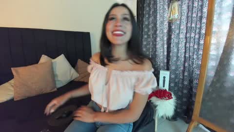 Snapshot of emigomez_ chatting on 20, 1, 2025 Emilia Gomez online show from 20, 1, 2025