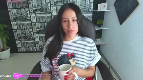 Snapshot of emigomez_ chatting on 7, 10, 2025 Emilia Gomez online show from 7, 10, 2025