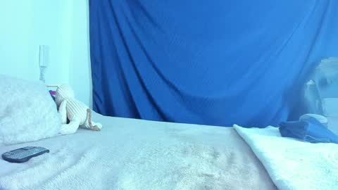 Snapshot of emiily15_ chatting on 28, 1, 2025 Emi online show from 28, 1, 2025