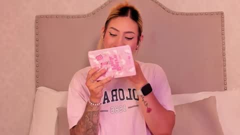 EMILY ROBERTS online show from 18, 9, 2025