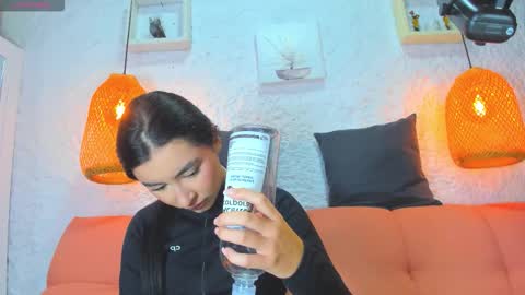 Snapshot of emiily_s chatting on 9, 10, 2025 Emily online show from 9, 10, 2025
