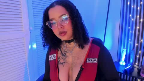 Snapshot of emiilycollins1 chatting on 12, 12, 2024 online show from 12, 12, 2024