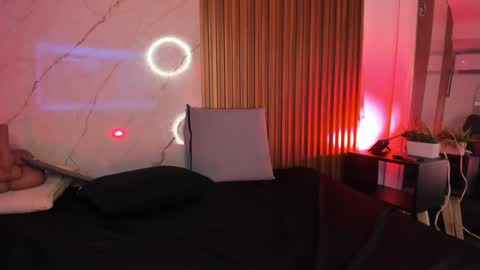 Snapshot of emiilycollins1 chatting on 4, 1, 2025 online show from 4, 1, 2025
