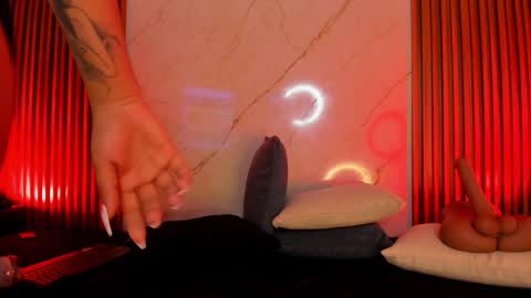 Snapshot of emiilycollins1 chatting on 26, 1, 2025 online show from 26, 1, 2025