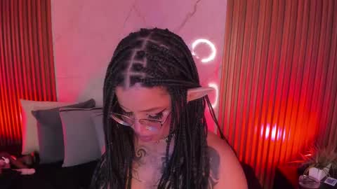 Snapshot of emiilycollins1 chatting on 6, 3, 2025 online show from 6, 3, 2025