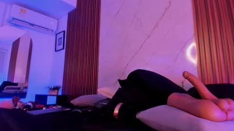 Snapshot of emiilycollins1 chatting on 13, 9, 2025 online show from 13, 9, 2025
