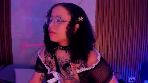   online show from 26, 10, 2025