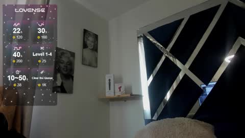 emilayton_ online show from 14, 1, 2025