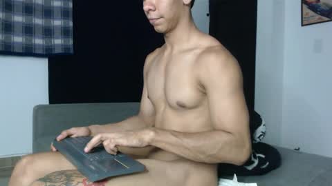 Snapshot of emile_239 chatting on 4, 6, 2026 emile_239 online show from 4, 6, 2026