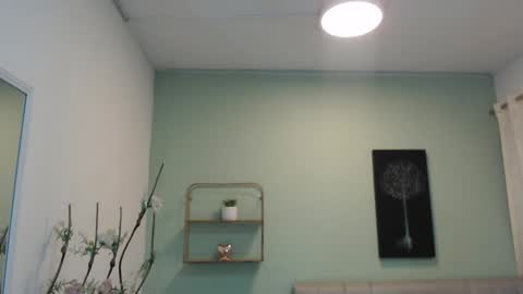 Emilee online show from 14, 12, 2024