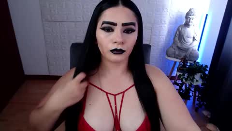 Snapshot of emili_evans_ chatting on 22, 12, 2024 POWERFULL GODDESS EMILI online show from 22, 12, 2024