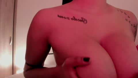 Snapshot of emilia_ghendle chatting on 27, 1, 2025 Emilia Big Boobs online show from 27, 1, 2025