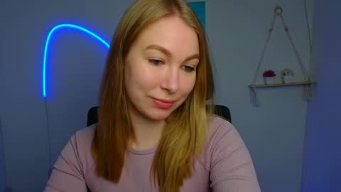 Snapshot of emilia_ilia chatting on 18, 4, 2026 Emilia online show from 18, 4, 2026