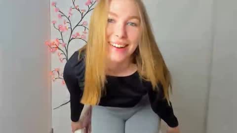 Snapshot of emilia_ilia chatting on 2, 5, 2026 Emilia online show from 2, 5, 2026