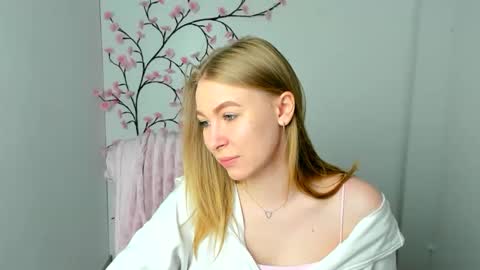 Snapshot of emilia_ilia chatting on 20, 5, 2026 Emilia online show from 20, 5, 2026