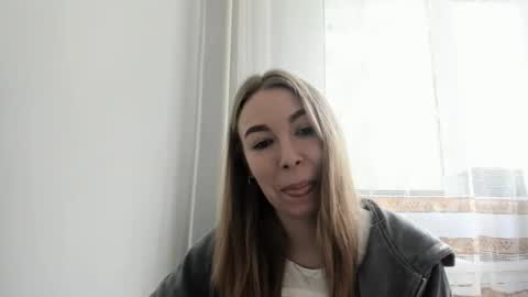 Snapshot of emilia_ilia chatting on 8, 6, 2026 Emilia online show from 8, 6, 2026