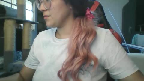 emiliahoney online show from 21, 12, 2025