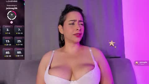 emiliana_bloomm online show from 11, 1, 2026